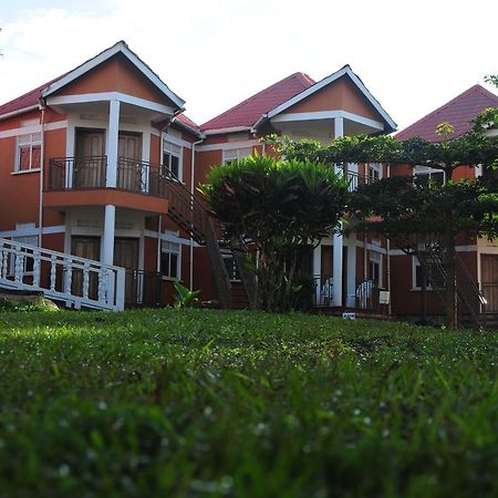 Country Inn Masindi エクステリア 写真