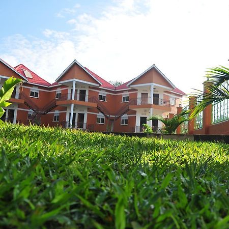 Country Inn Masindi エクステリア 写真