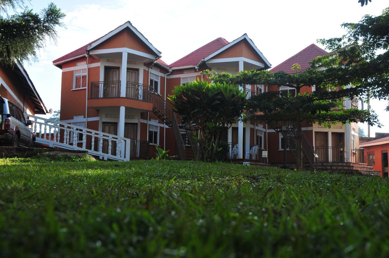 Country Inn Masindi エクステリア 写真