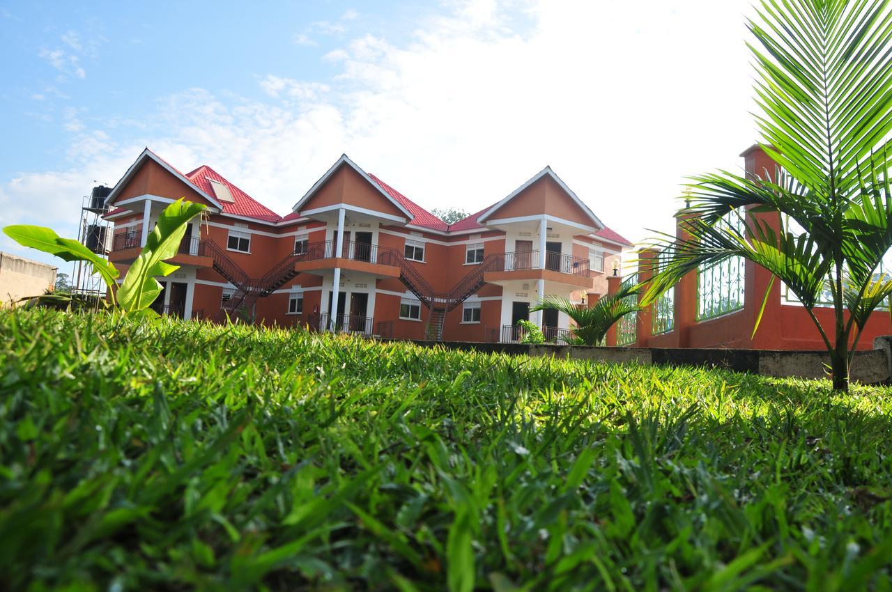 Country Inn Masindi エクステリア 写真
