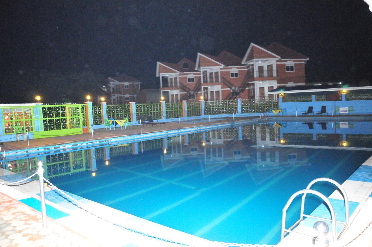Country Inn Masindi エクステリア 写真