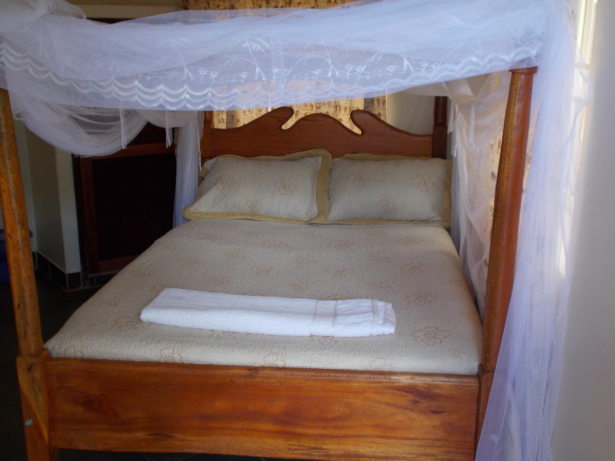 Country Inn Masindi エクステリア 写真