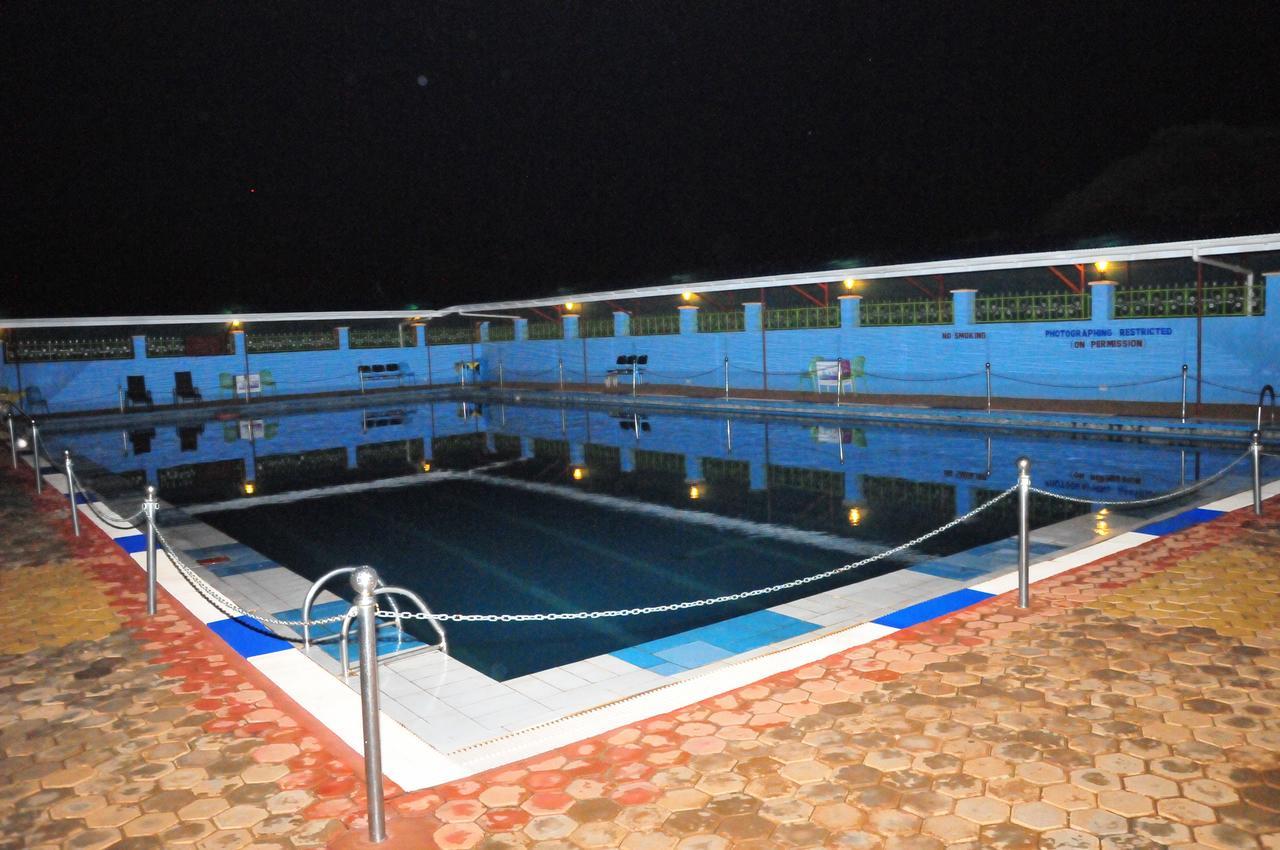 Country Inn Masindi エクステリア 写真