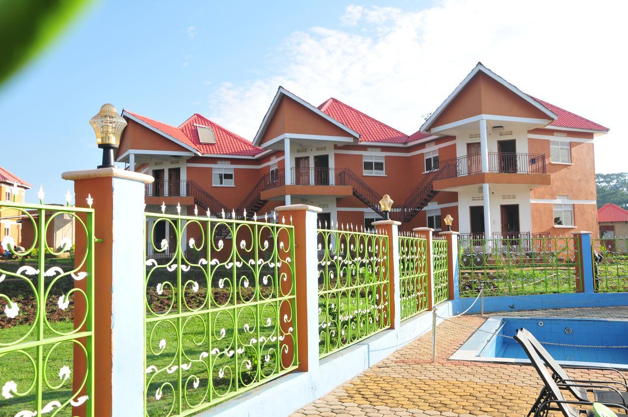 Country Inn Masindi エクステリア 写真