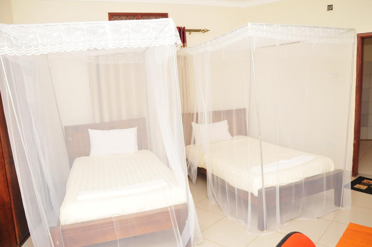 Country Inn Masindi エクステリア 写真