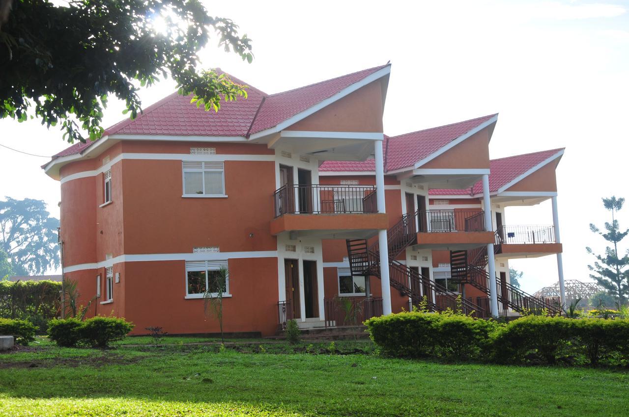 Country Inn Masindi エクステリア 写真