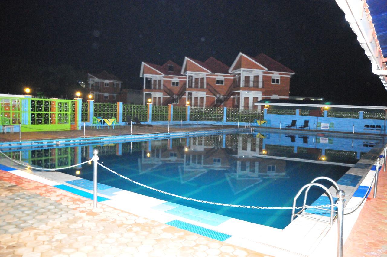 Country Inn Masindi エクステリア 写真