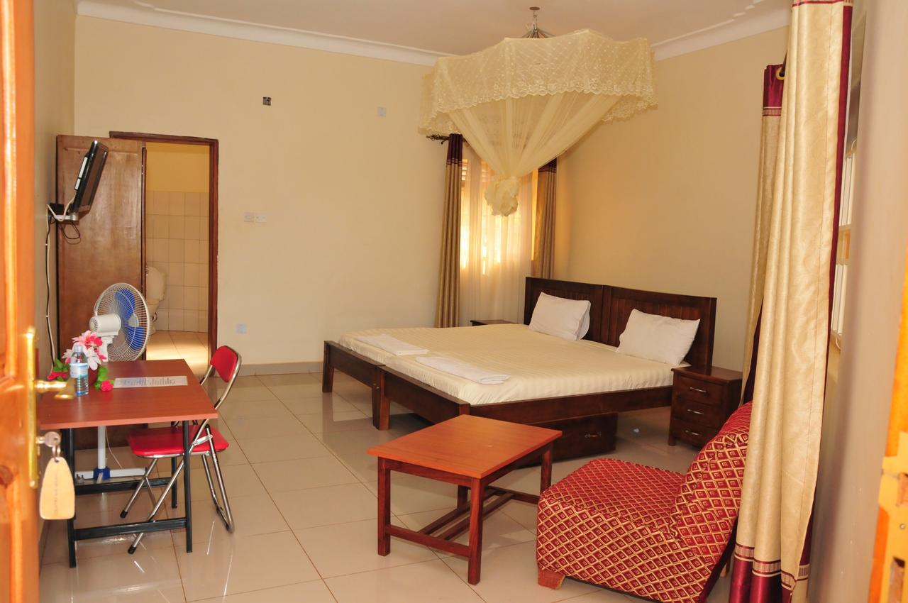 Country Inn Masindi エクステリア 写真