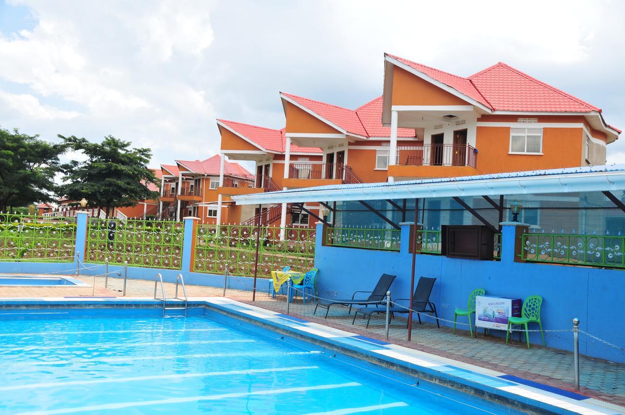 Country Inn Masindi エクステリア 写真