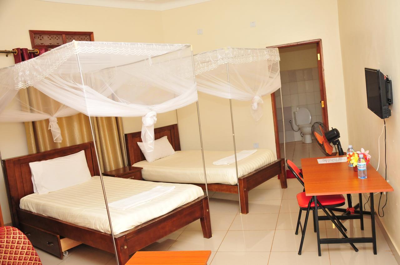 Country Inn Masindi エクステリア 写真