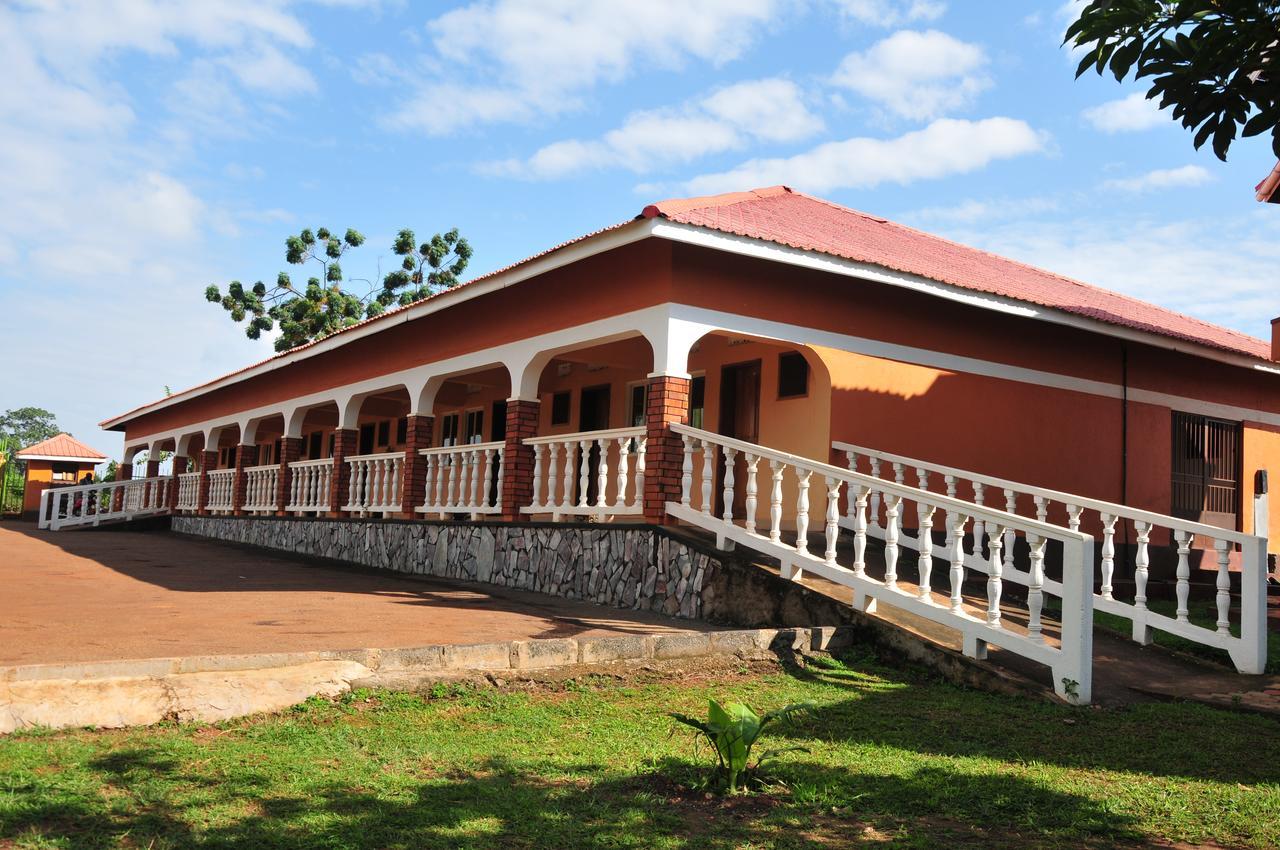 Country Inn Masindi エクステリア 写真