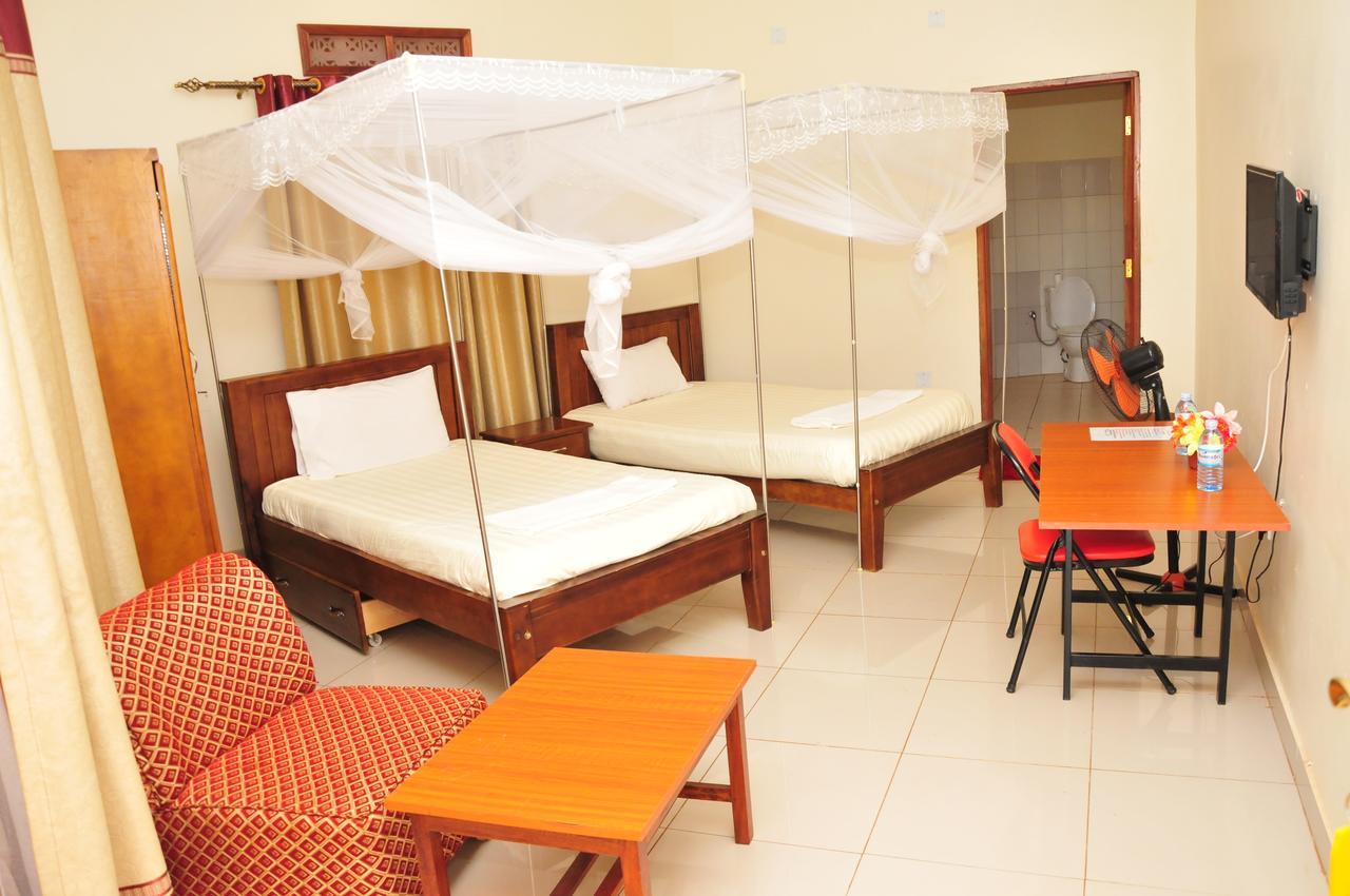 Country Inn Masindi エクステリア 写真