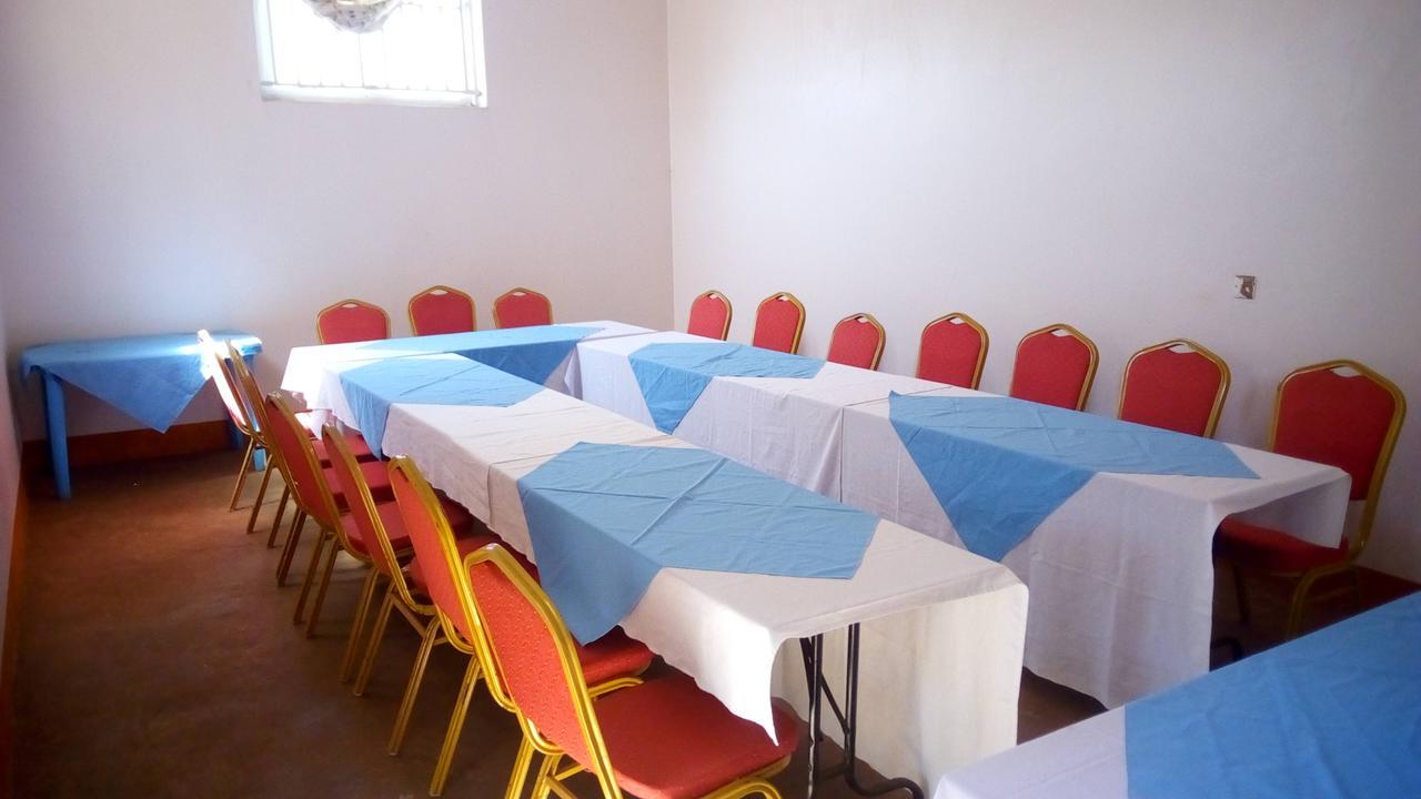 Country Inn Masindi エクステリア 写真