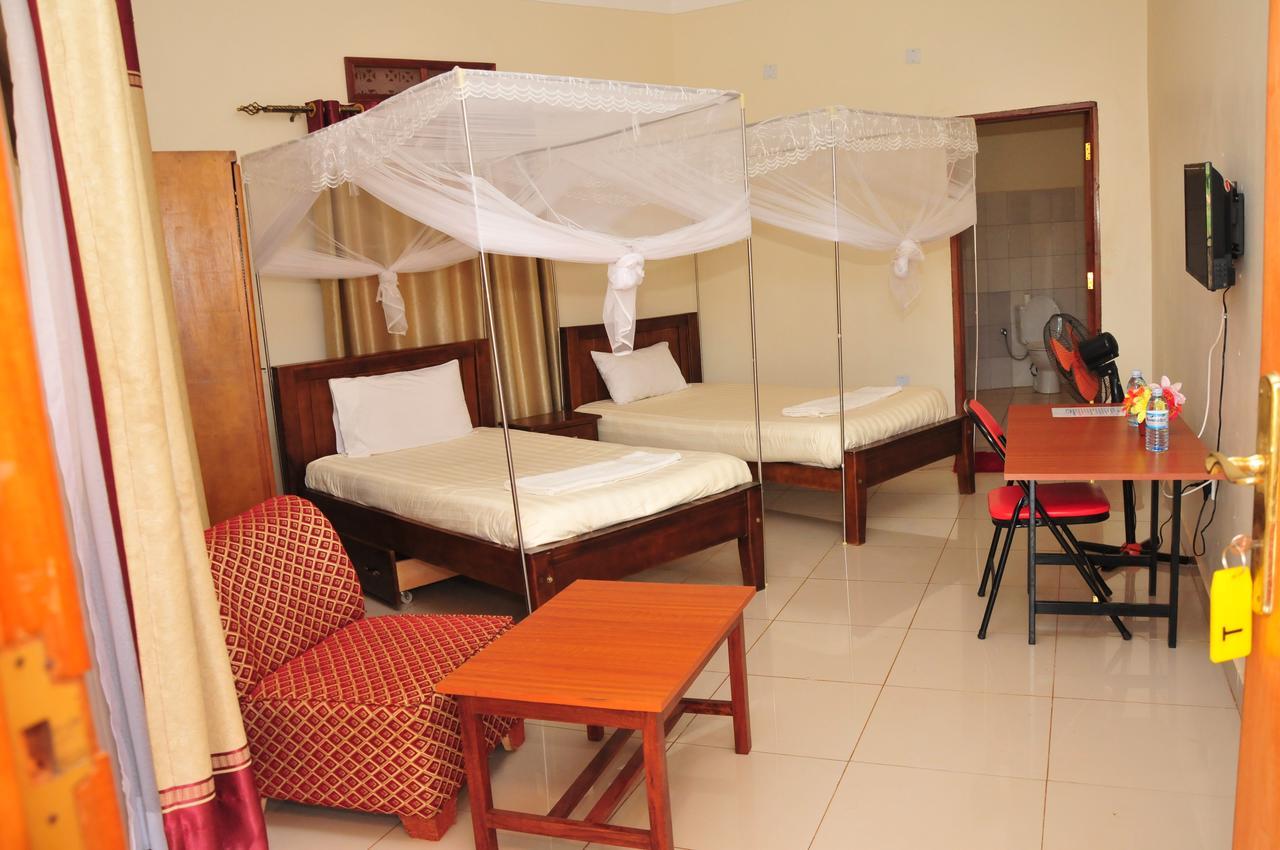 Country Inn Masindi エクステリア 写真