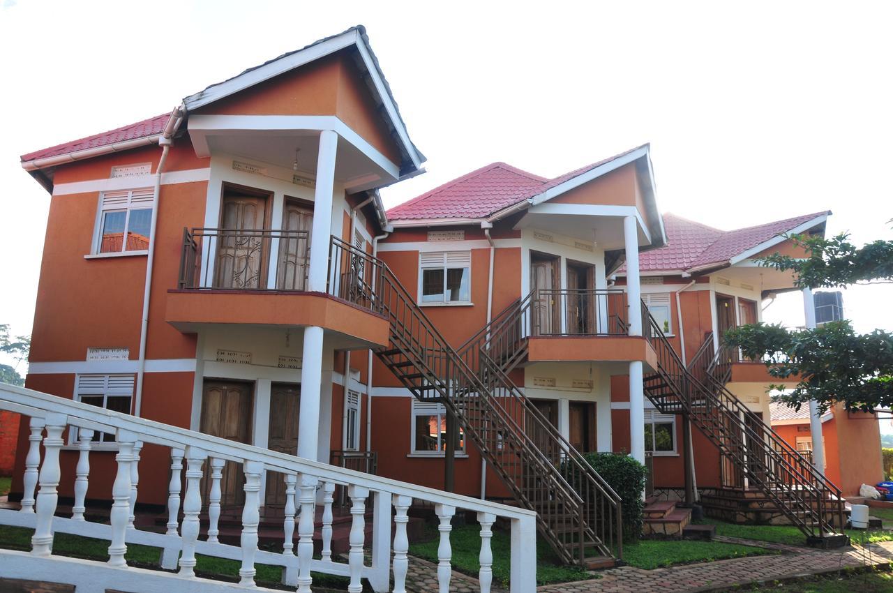 Country Inn Masindi エクステリア 写真