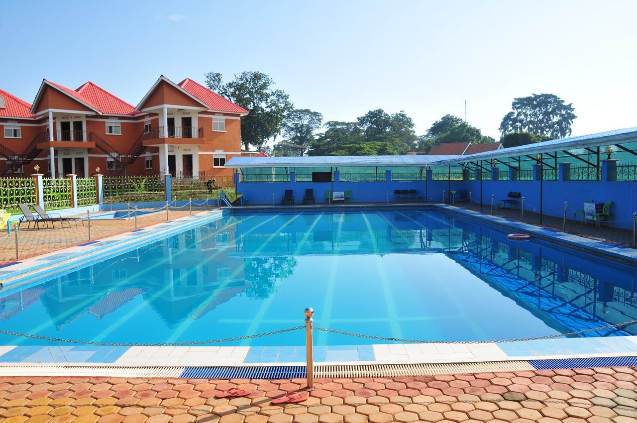 Country Inn Masindi エクステリア 写真