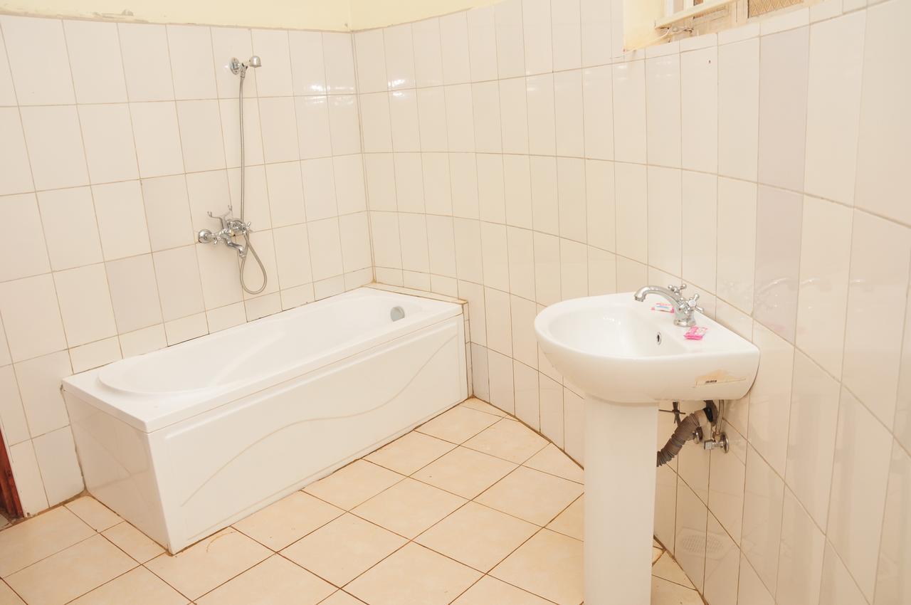 Country Inn Masindi エクステリア 写真