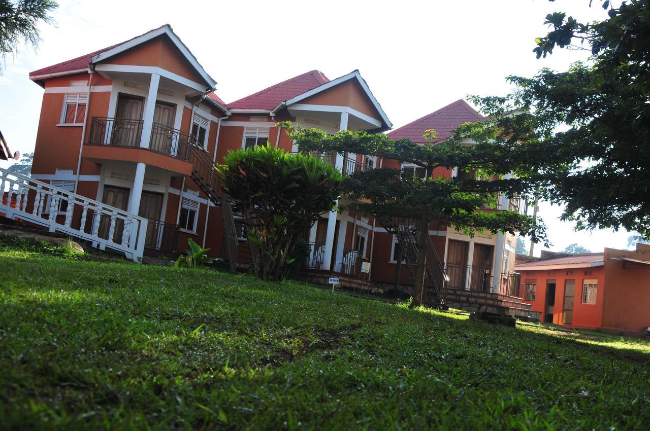 Country Inn Masindi エクステリア 写真